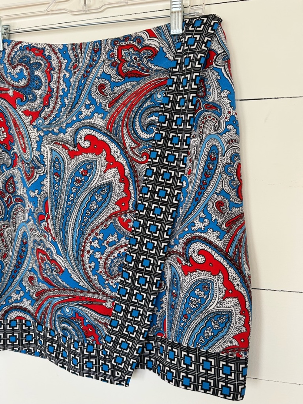 New York & Co Faux Lined Wrap Skirt. Size 12 - Picture 3 of 6